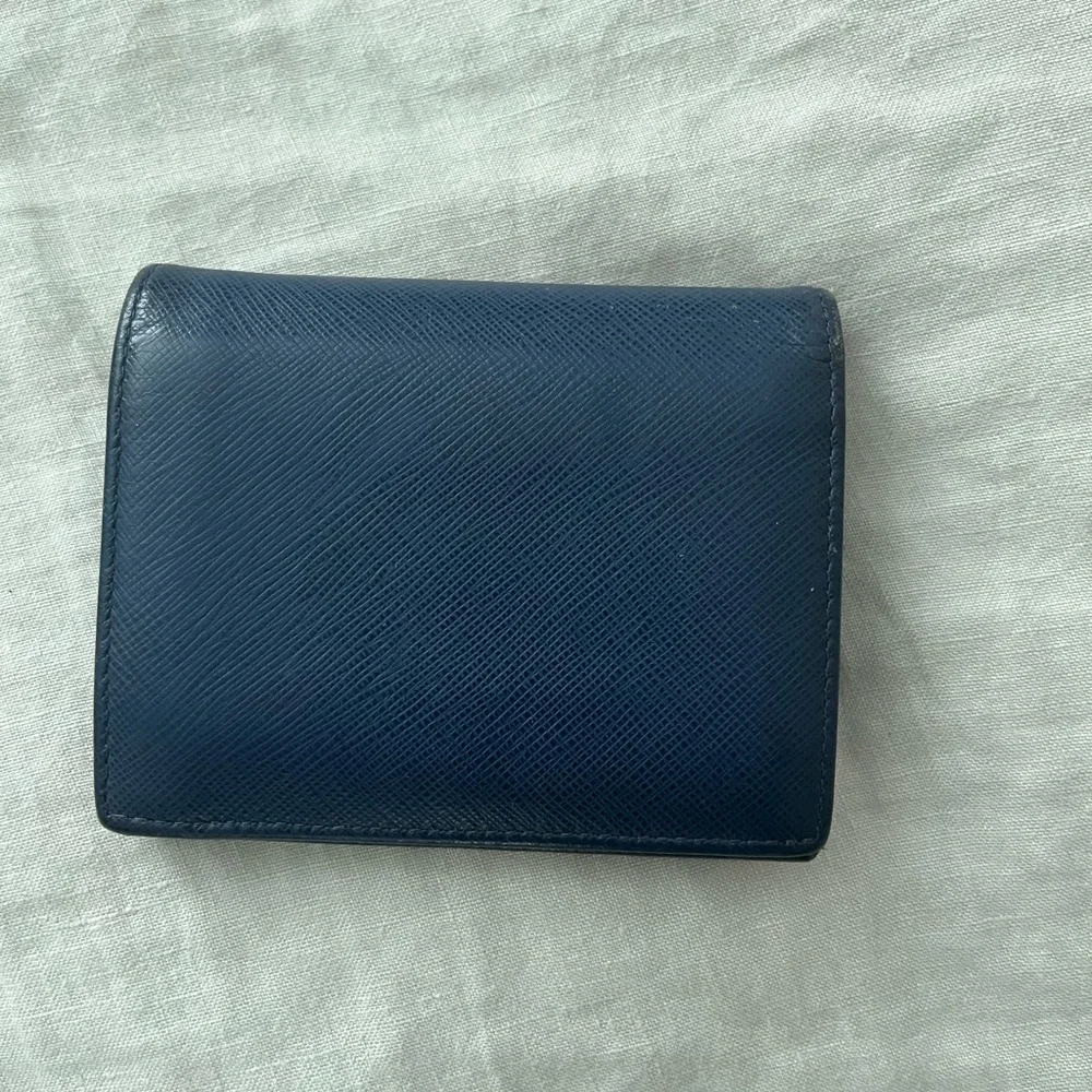 Prada saffiano leather wallet - Picture 5 of 7